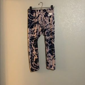 Nike yoga tight calf